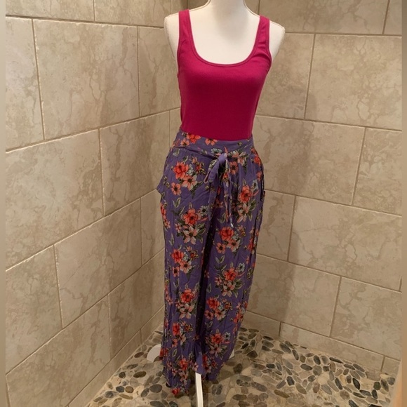 Angie Violetta Flowy Pants Size Medium - Picture 3 of 9